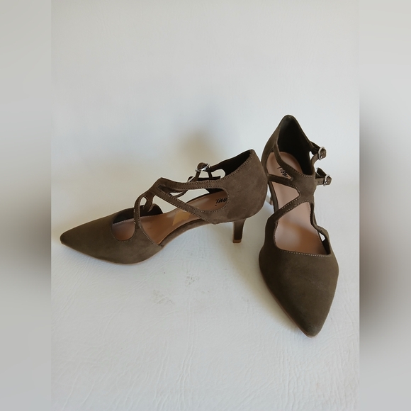 FIONI Women's Olive Green Faux Suede Double Strap Side Buckle Kitten Heels Sz6 - Picture 1 of 16